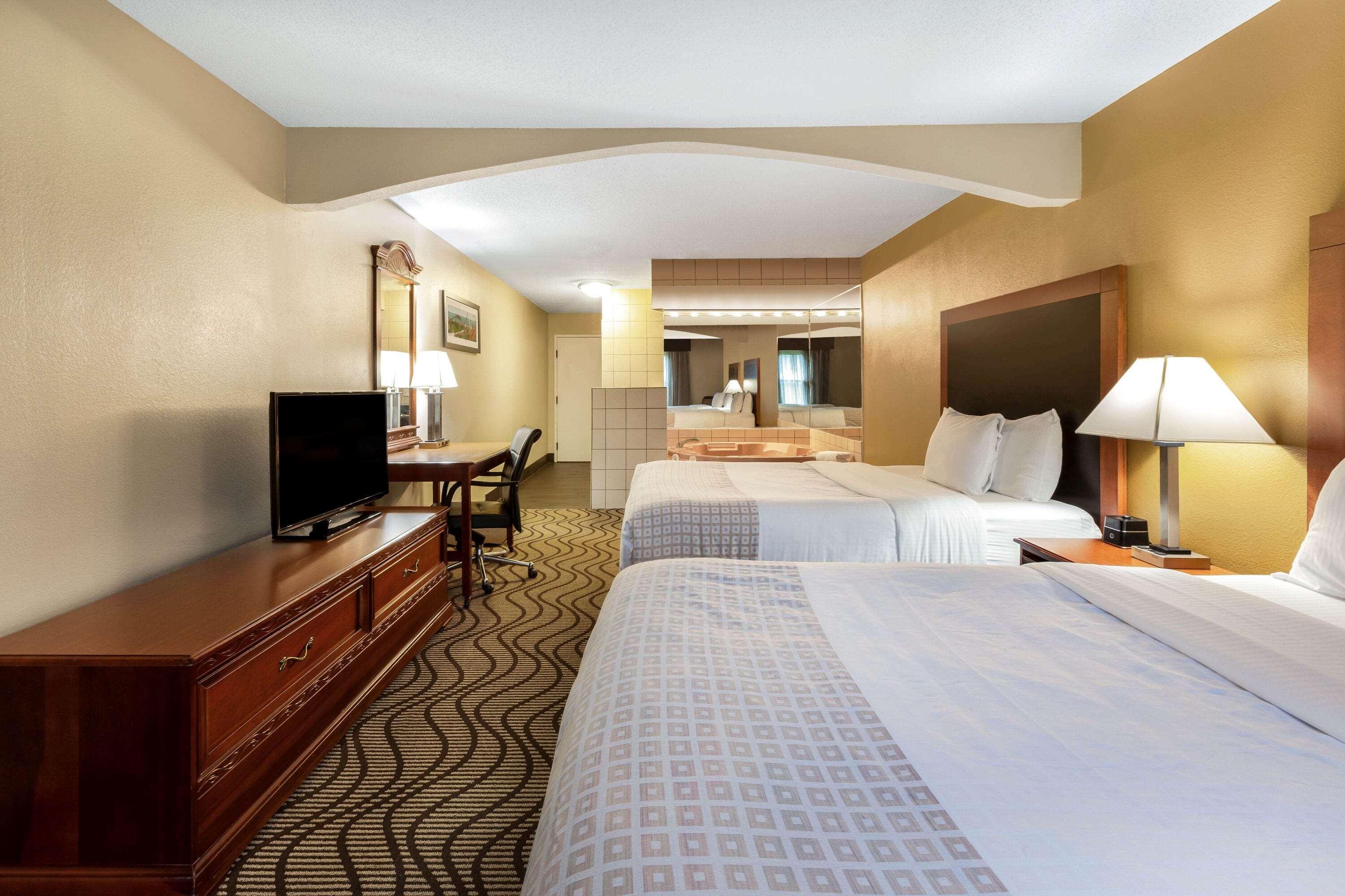 La Quinta Inn By Wyndham Sandusky Near Cedar Point Dış mekan fotoğraf