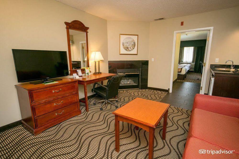 La Quinta Inn By Wyndham Sandusky Near Cedar Point Dış mekan fotoğraf