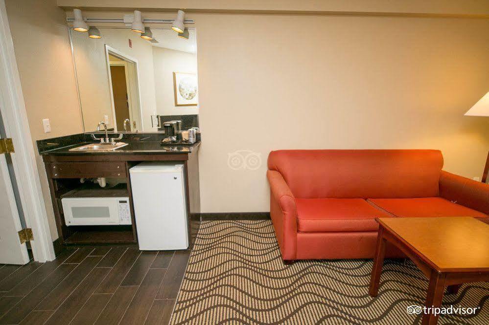 La Quinta Inn By Wyndham Sandusky Near Cedar Point Dış mekan fotoğraf